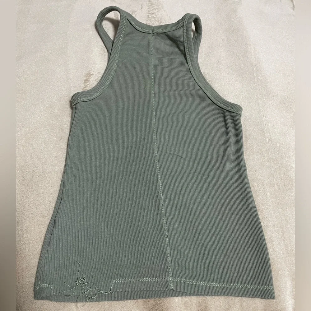 Style Addict Ribbed Green Tank Basic - Picture 2 of 5